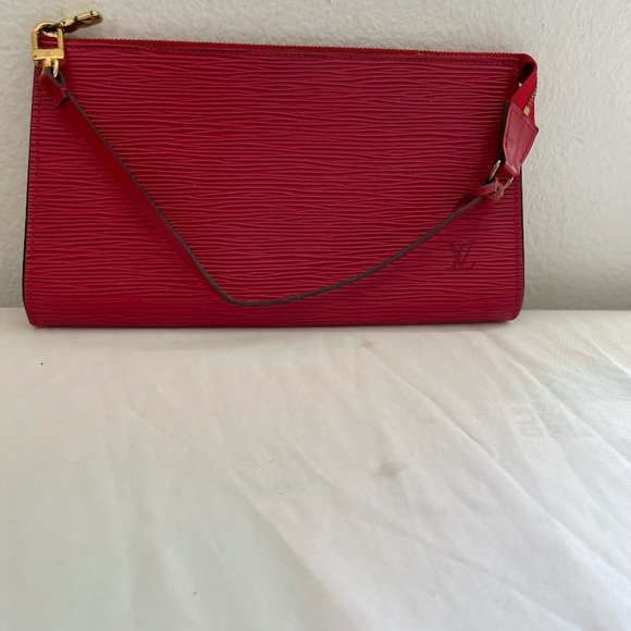 Louis Vuitton Handbags - LOUIS VUITTON Epi leather Pochette Accessoires